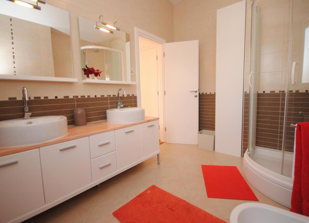 Seaview Luxury Apartment "Lucy" With Terrace & Vintage Summer Kitchen Trogir Eksteriør billede